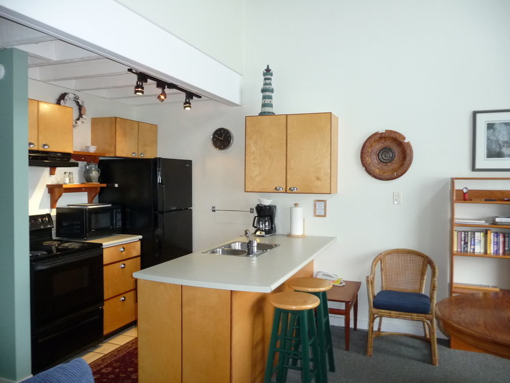 Fred Tibbs Ocean Front Condos Tofino Exterior photo