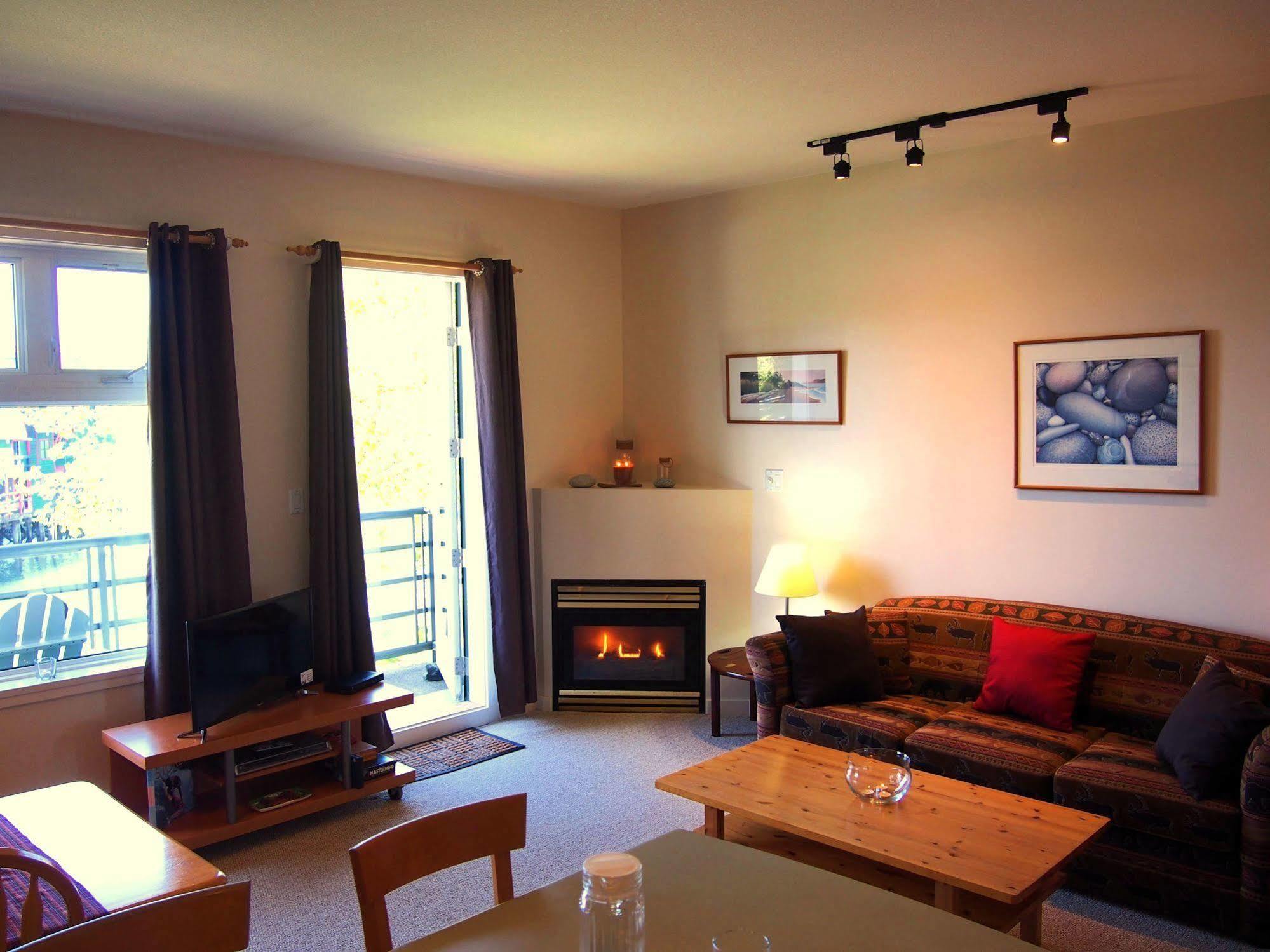 Fred Tibbs Ocean Front Condos Tofino Exterior photo